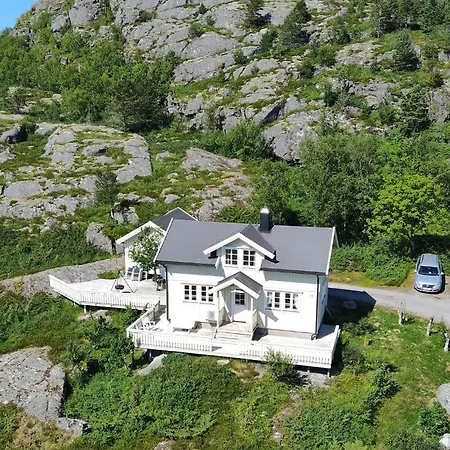 Feriehus Amazing In With Wifi Somna